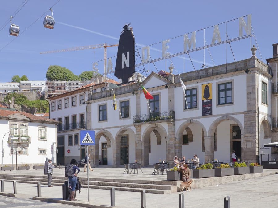 The Sandeman lodge in Vila Nova de Gaia with the Don on the roof
