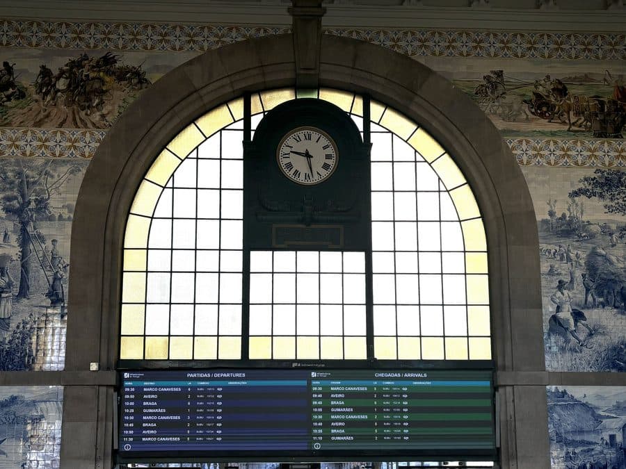 The tiled entrance hall of Sao Bento station