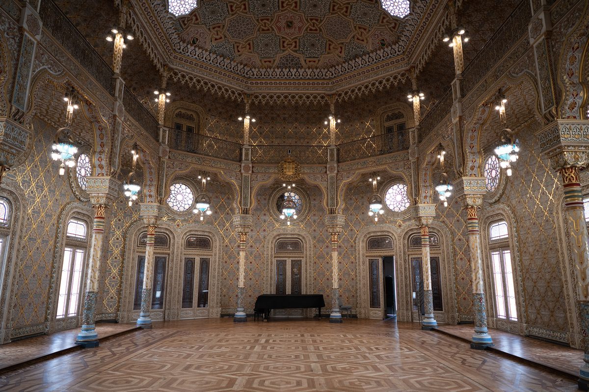 The gilded Arab Room of the Palacio da Bolsa in Porto, decorated floor to ceiling