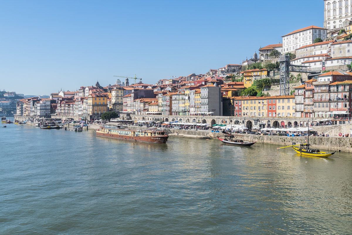 The tiered houses of Ribeira seen from across the Douro